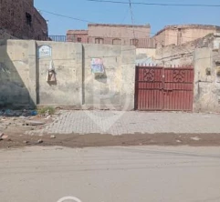 Old house built on a semi commercial plot for sale in Multan Chah Bohar Wala